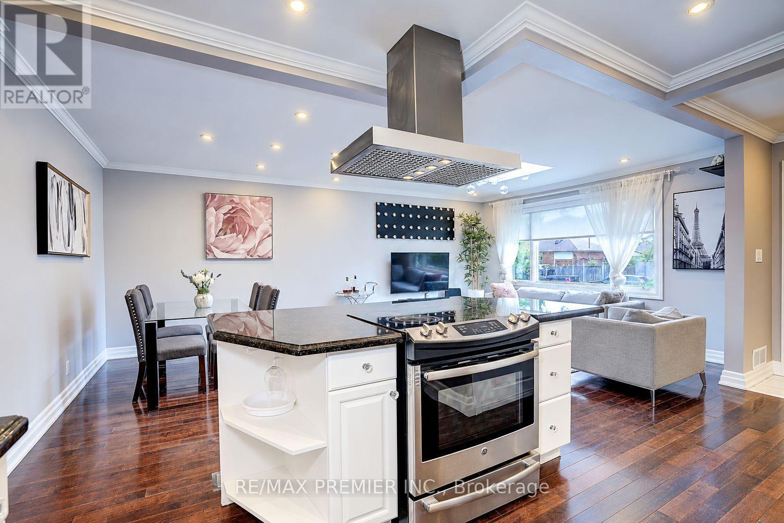 445 Selsey Drive, Mississauga, ON