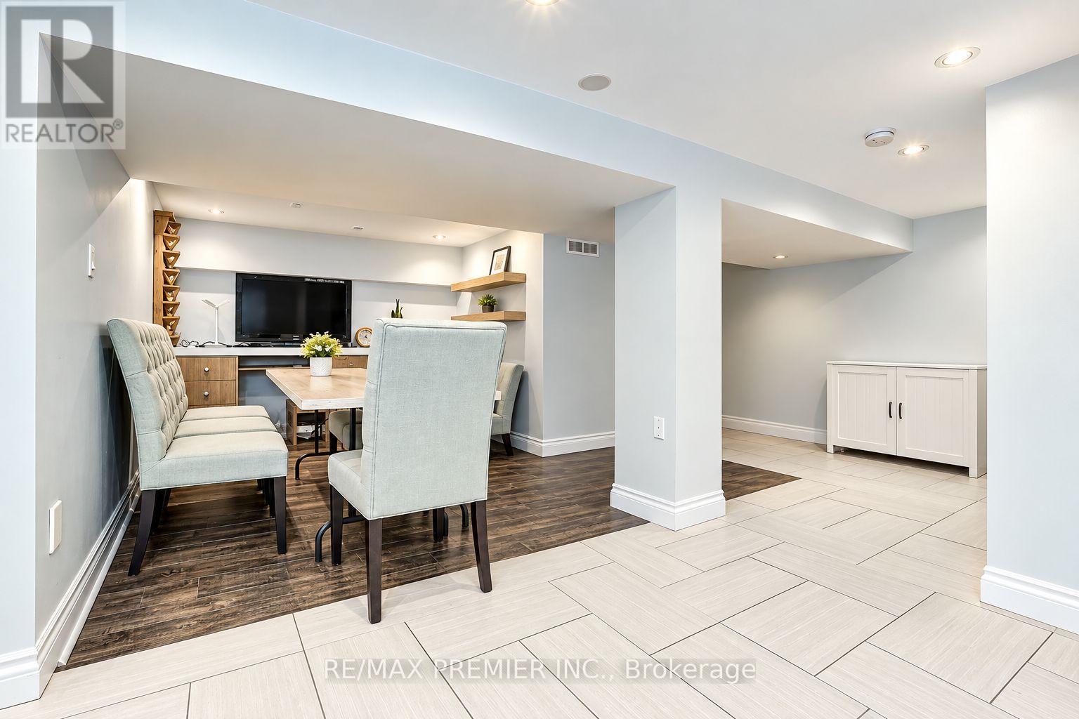 445 Selsey Drive, Mississauga, ON