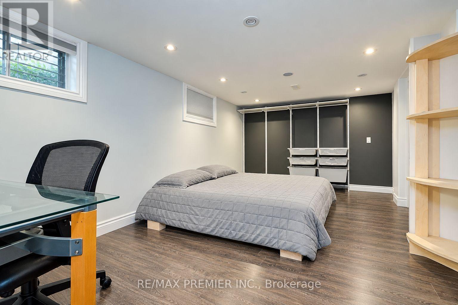 445 Selsey Drive, Mississauga, ON