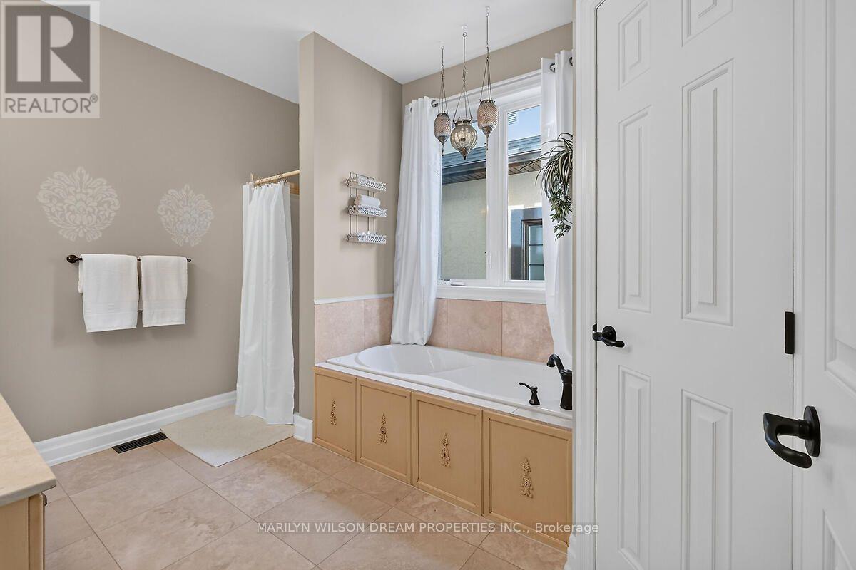 448 Rahul Crescent, Ottawa, ON