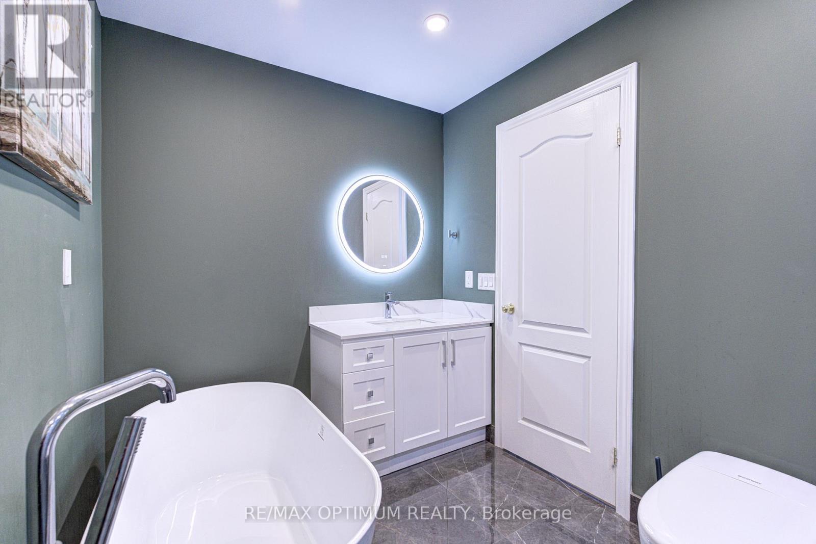 1829 Samuelson Circle, Mississauga, ON