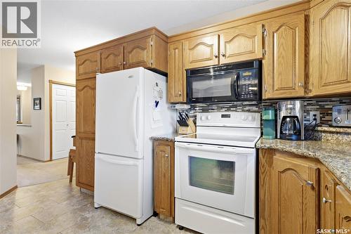 18 Greencrest Bay, Regina, SK 