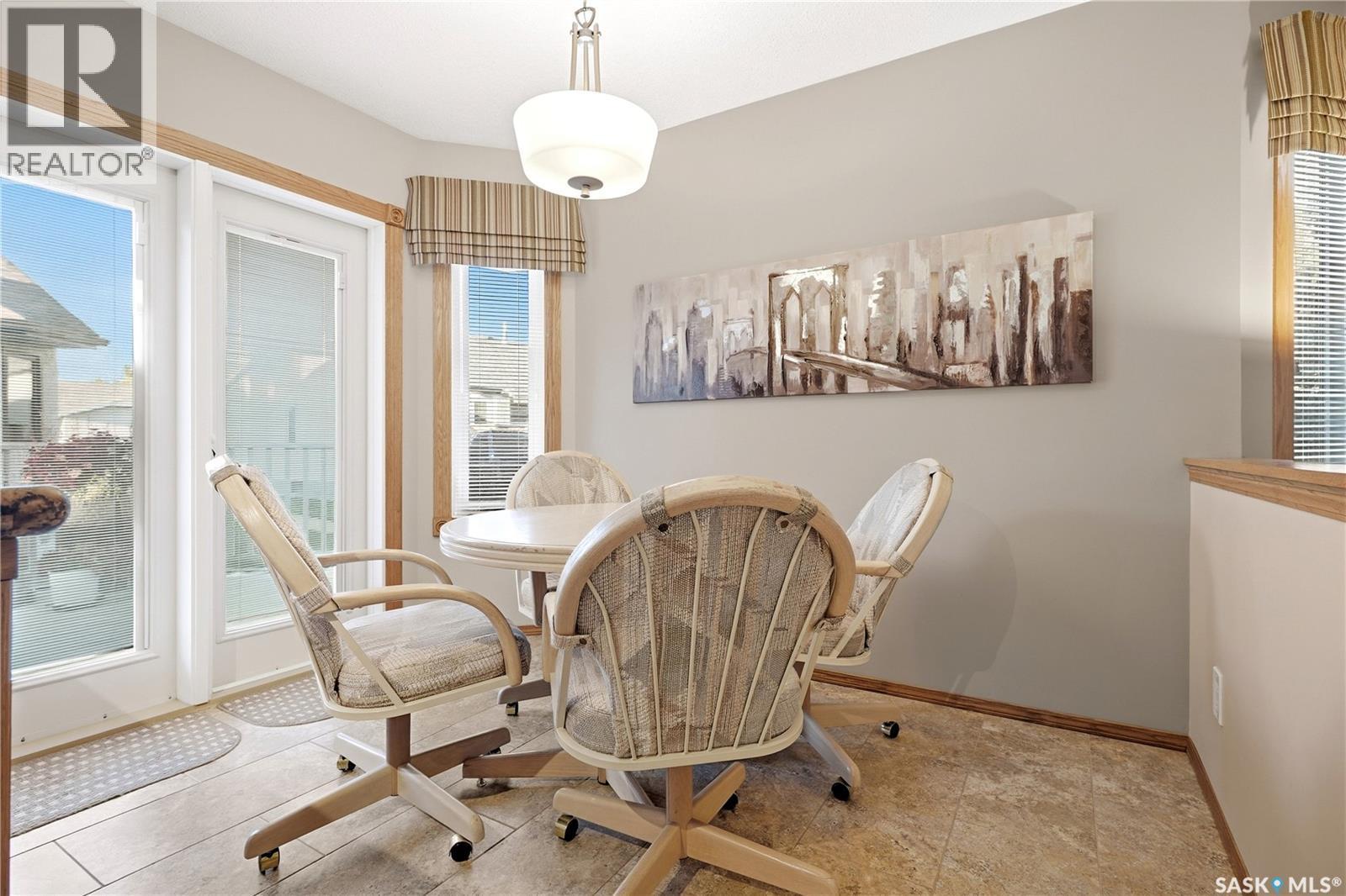18 Greencrest Bay, Regina, SK