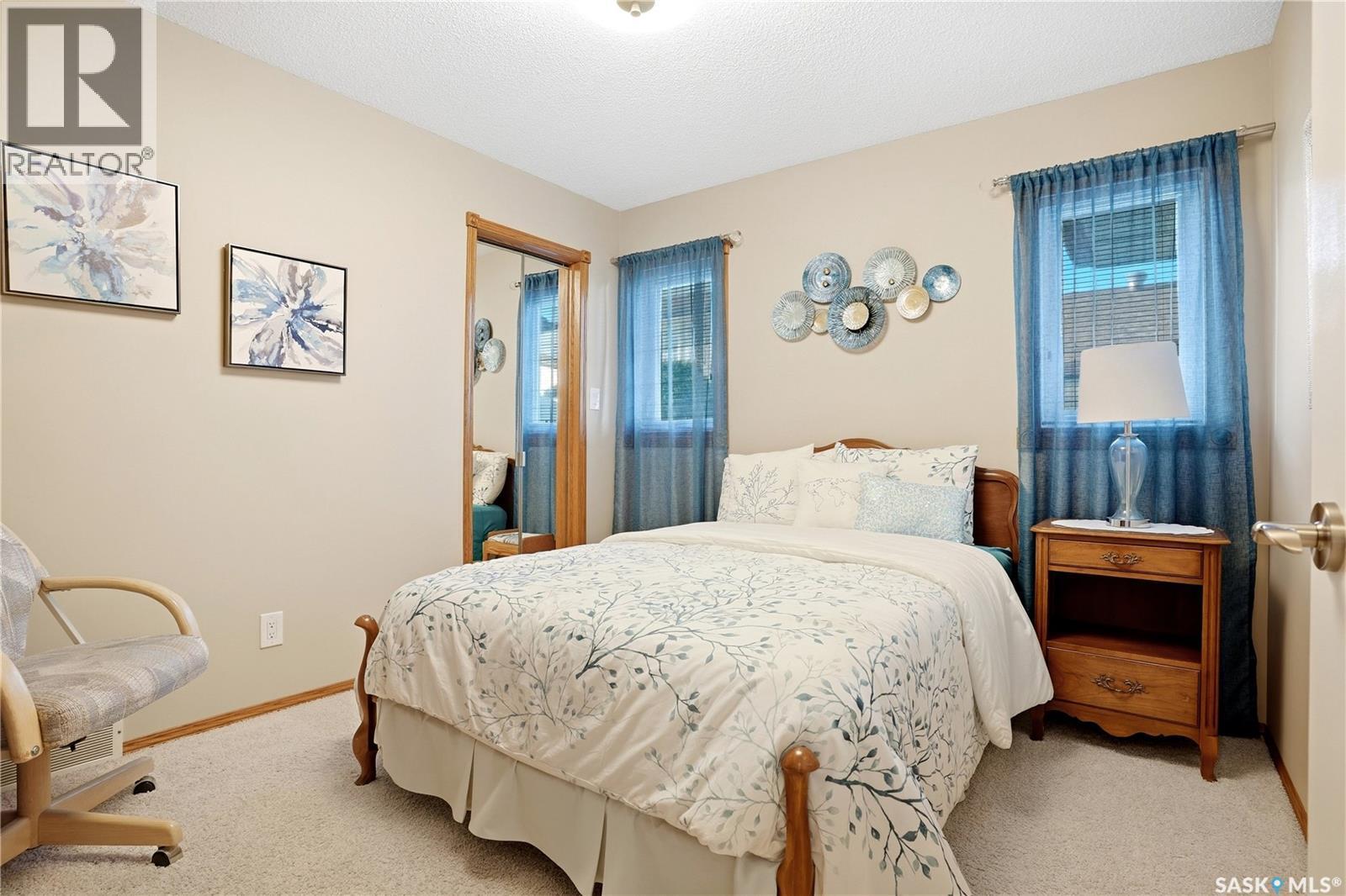 18 Greencrest Bay, Regina, SK