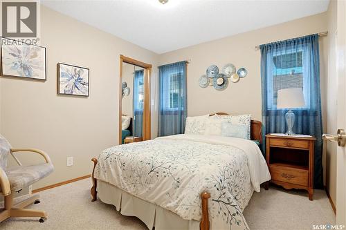 18 Greencrest Bay, Regina, SK 