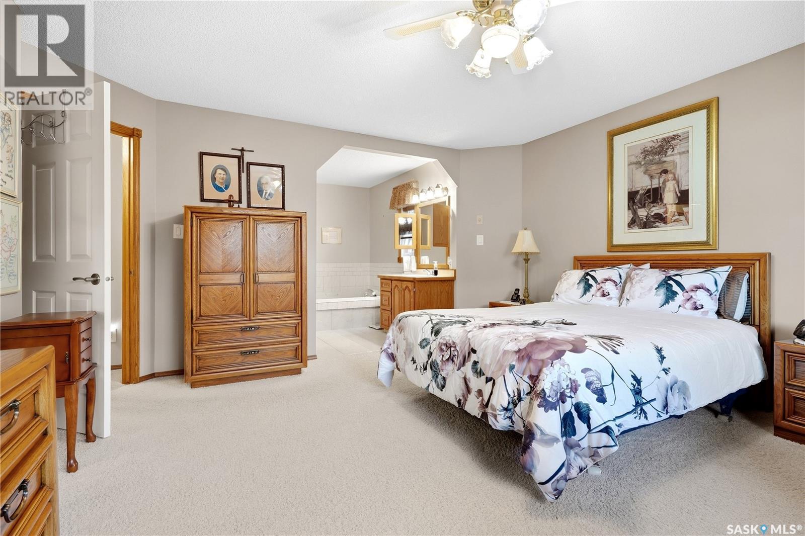 18 Greencrest Bay, Regina, SK