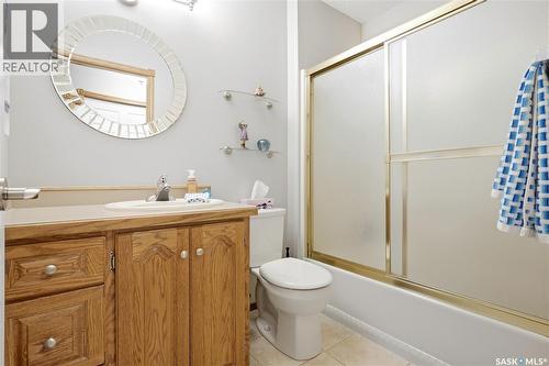 18 Greencrest Bay, Regina, SK 
