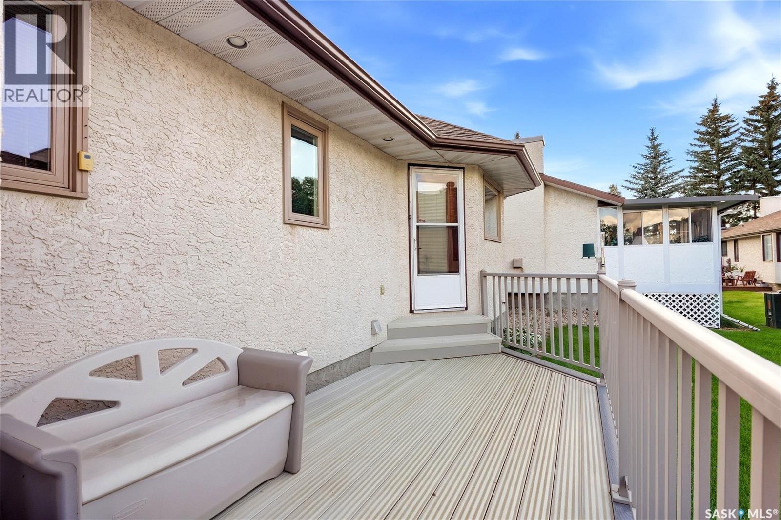 18 Greencrest Bay, Regina, SK
