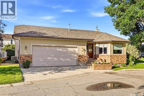 18 Greencrest Bay, Regina, SK 