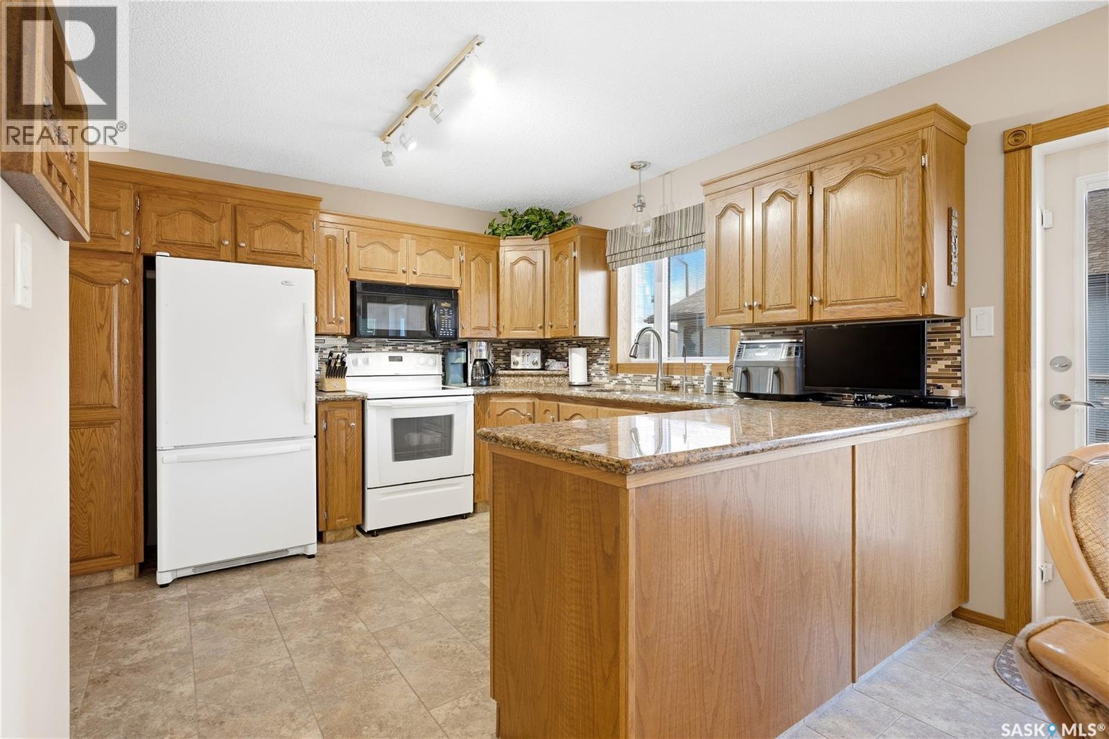 18 Greencrest Bay, Regina, SK