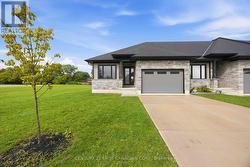 483 KIP LANE Plympton-Wyoming (Plympton Wyoming), ON N0N 1T0