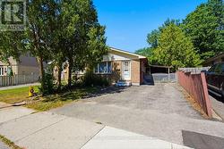 17 EDGEMERE CRESCENT London South (South T), ON N5Z 4M6