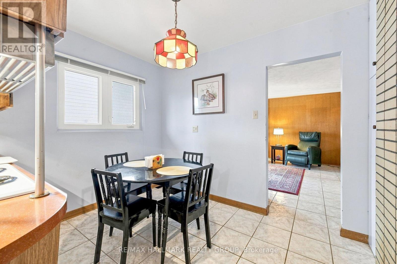855 Mountainview Avenue, Ottawa, ON