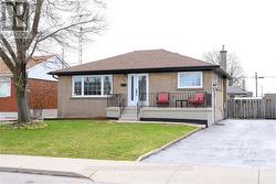 UPPER - 52 ELLIOTT AVENUE Hamilton, ON L8T 2H8
