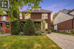 33 TUXEDO Avenue S Hamilton, ON L8K 2R7