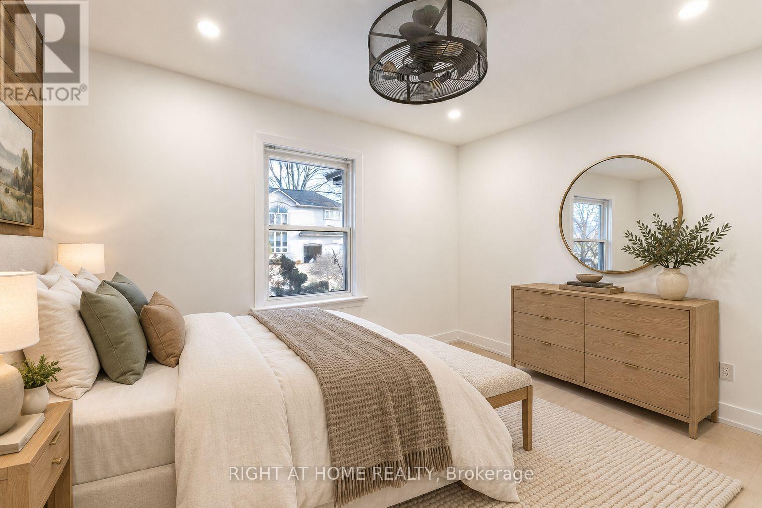 1480 Kenmuir Avenue, Mississauga, ON