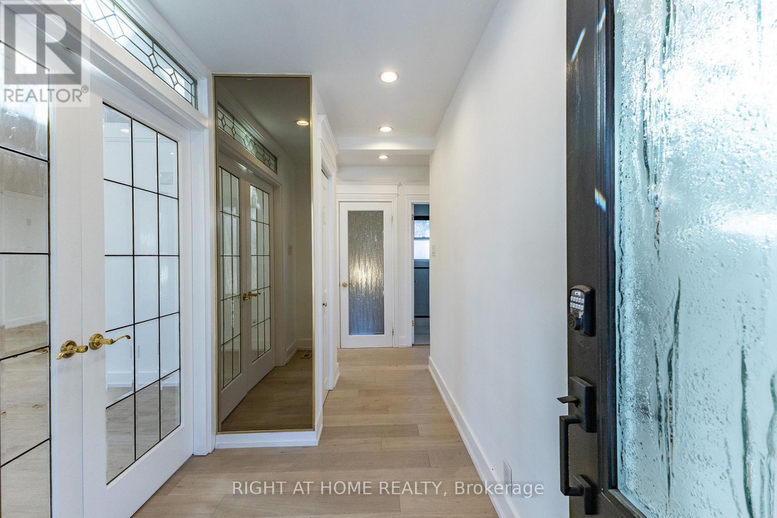 1480 Kenmuir Avenue, Mississauga, ON