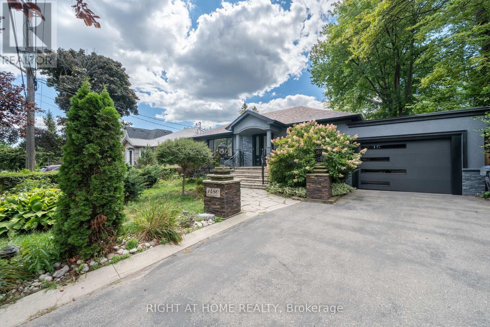 1480 Kenmuir Avenue, Mississauga, ON