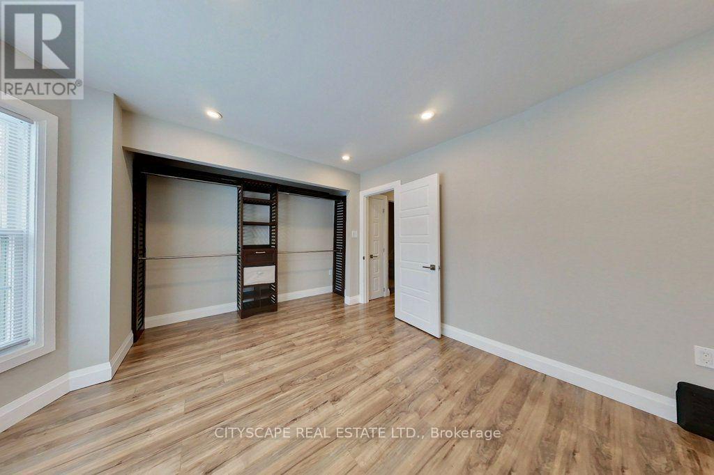 39 Holton Avenue N, Hamilton, ON