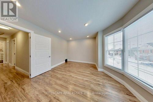 39 Holton Avenue N, Hamilton, ON 