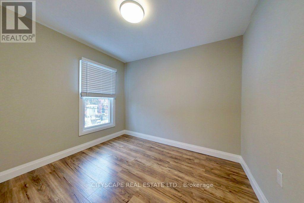 39 Holton Avenue N, Hamilton, ON