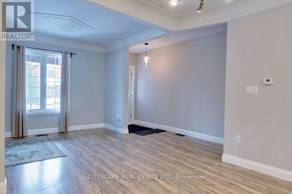39 Holton Avenue N, Hamilton, ON