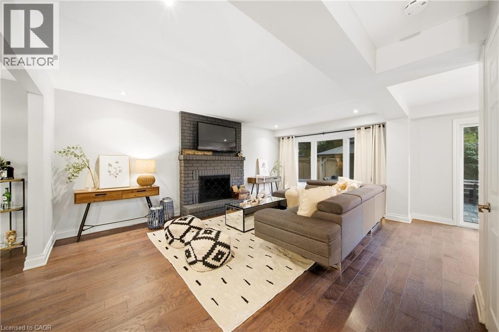 3277 Woodside Avenue, Burlington, ON