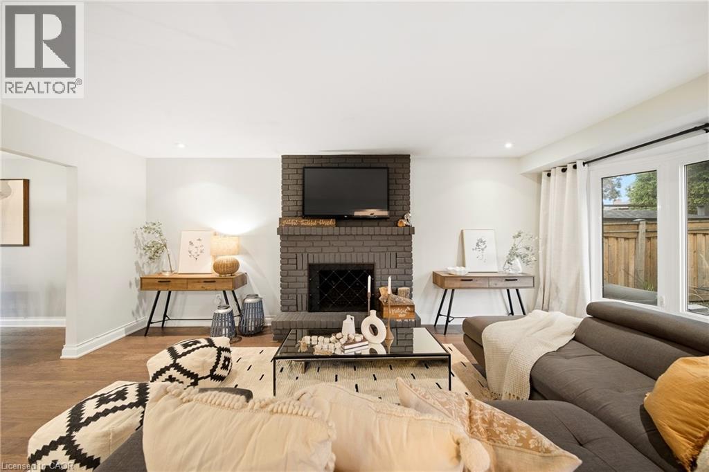 3277 Woodside Avenue, Burlington, ON