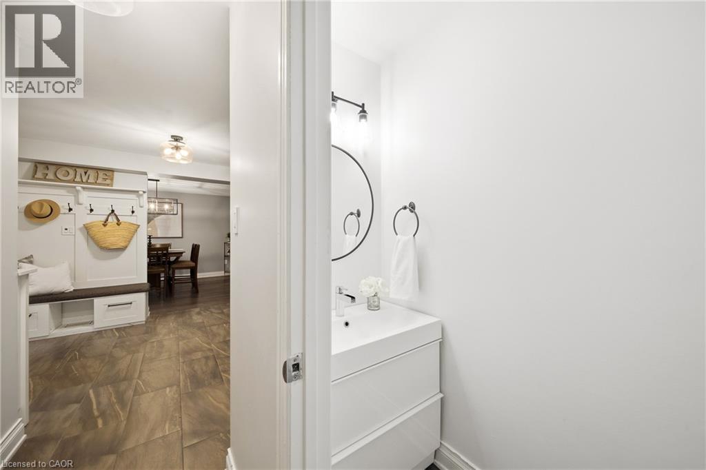 3277 Woodside Avenue, Burlington, ON