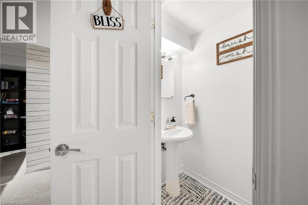 3277 Woodside Avenue, Burlington, ON