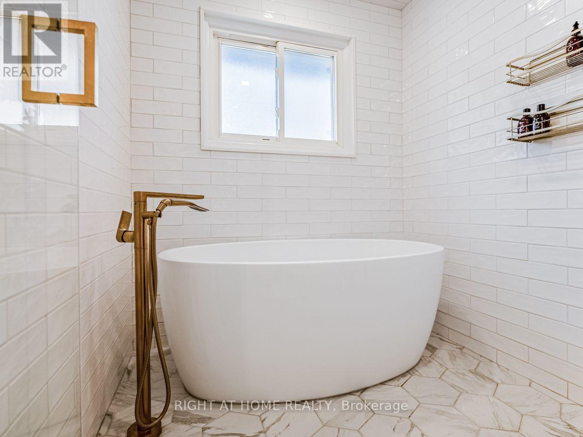 883 Francis Road, Burlington, ON