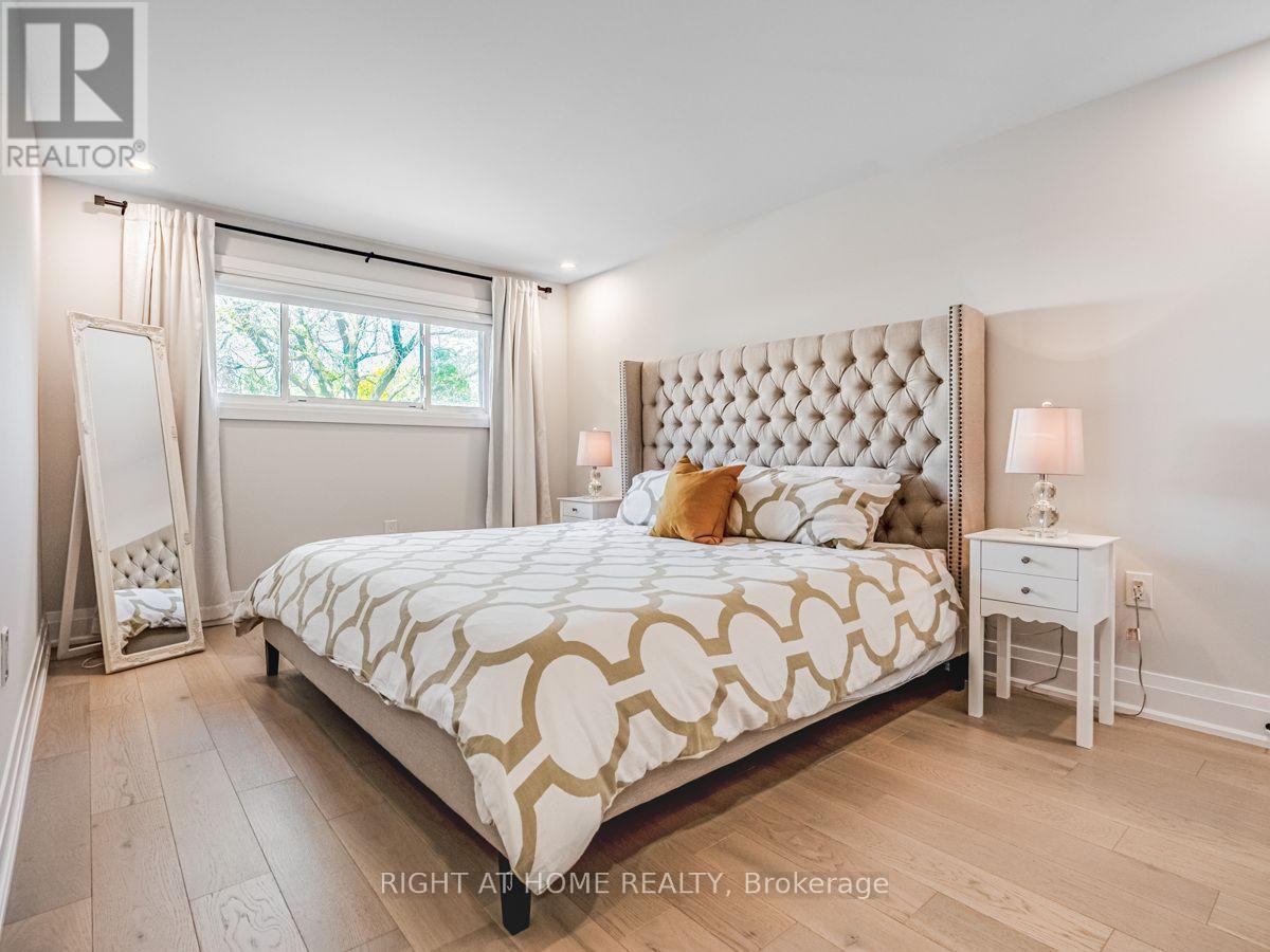 883 Francis Road, Burlington, ON