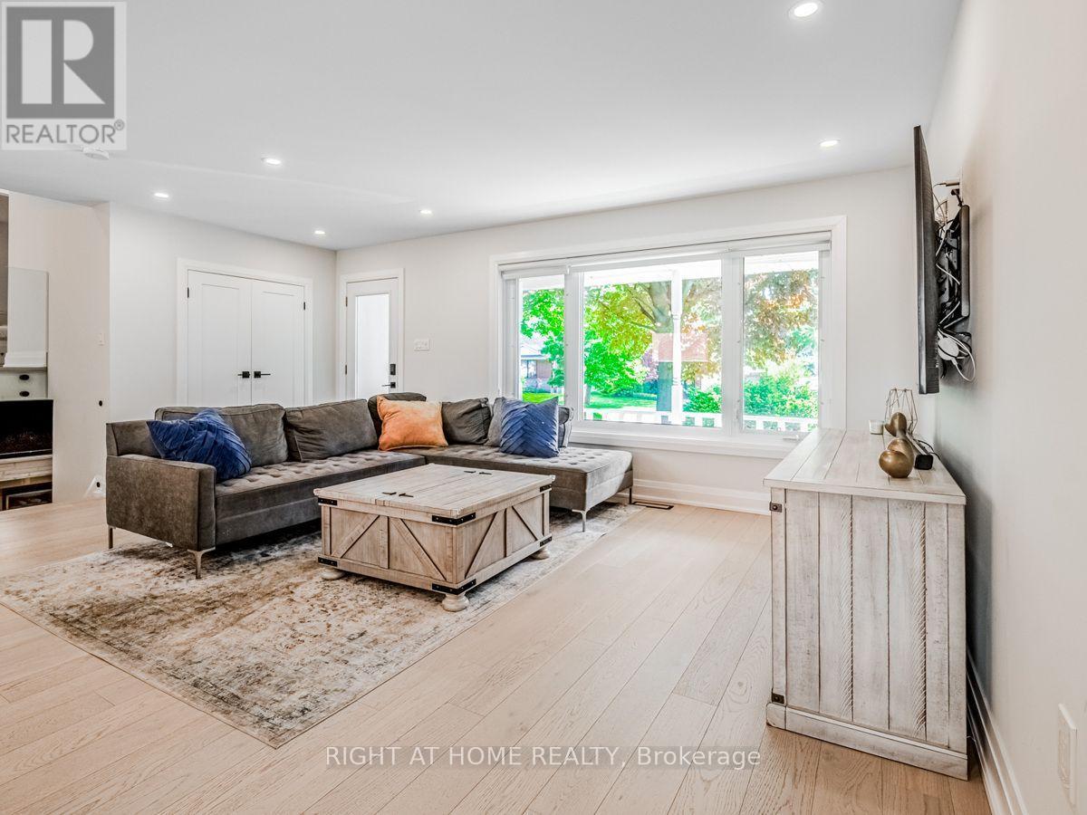 883 Francis Road, Burlington, ON