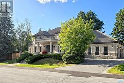2 THORNLEA COURT Markham, ON L3T 2R2