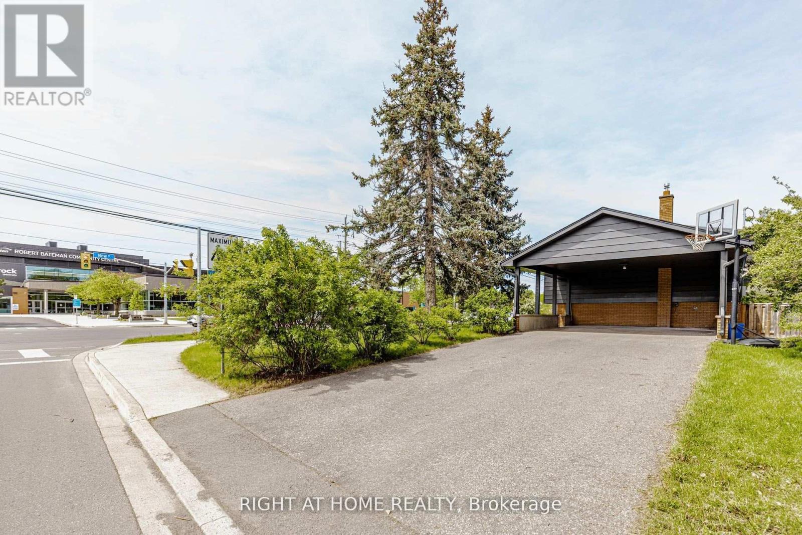 5154 New Street, Burlington, ON