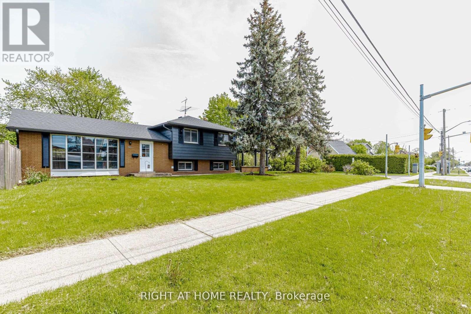 5154 New Street, Burlington, ON