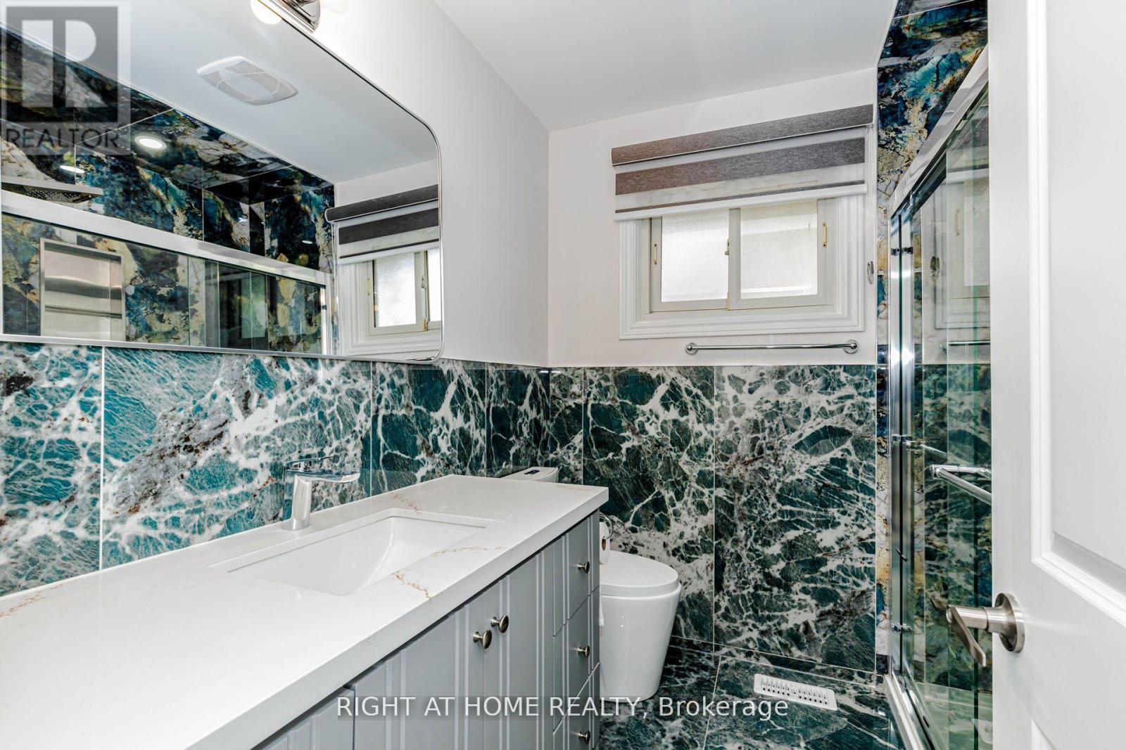 5154 New Street, Burlington, ON