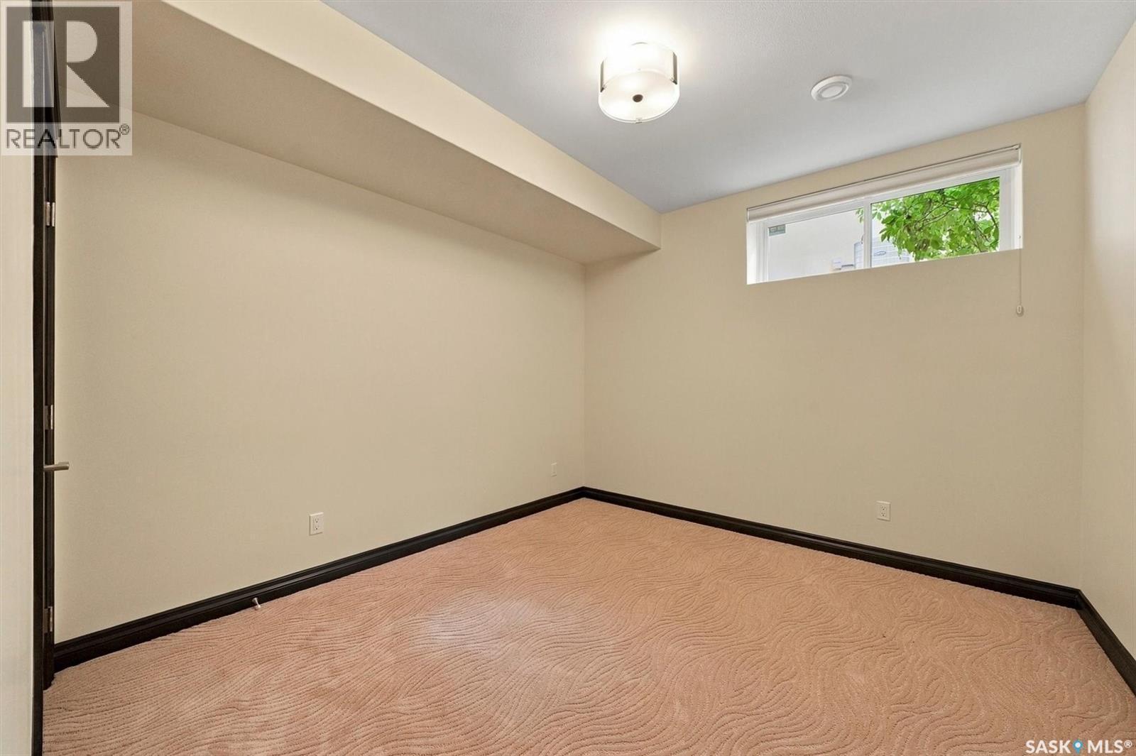 323 Hastings Lane, Saskatoon, SK