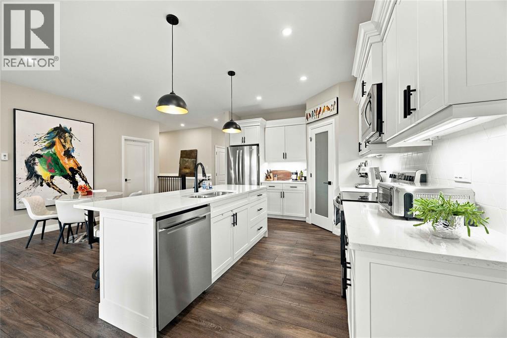 483 Kip Lane, Plympton-Wyoming, ON