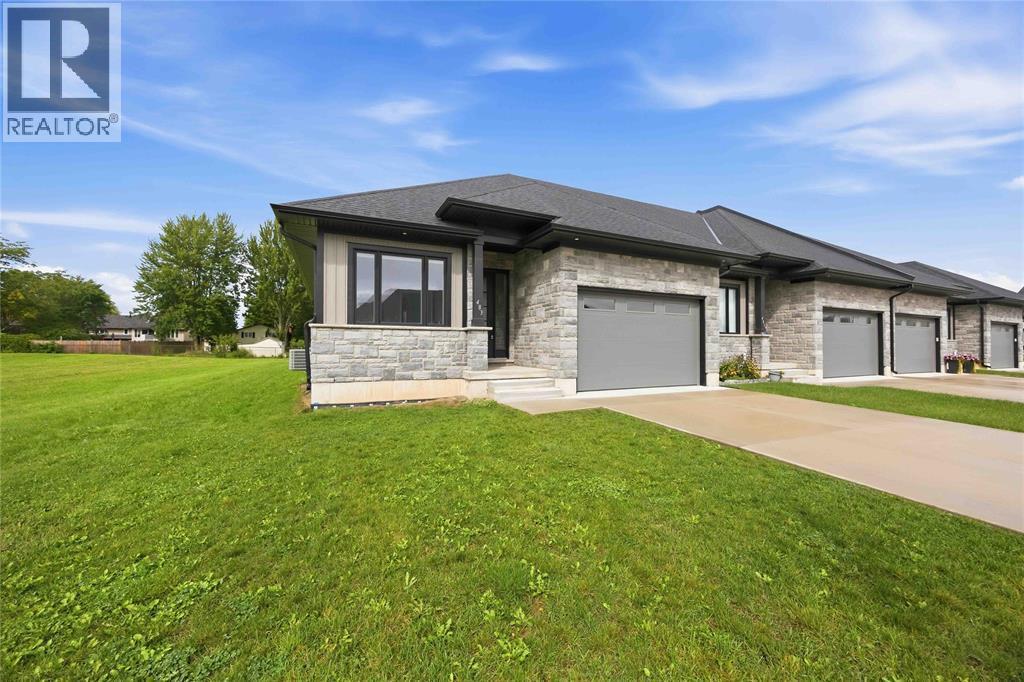 483 Kip Lane, Plympton-Wyoming, ON