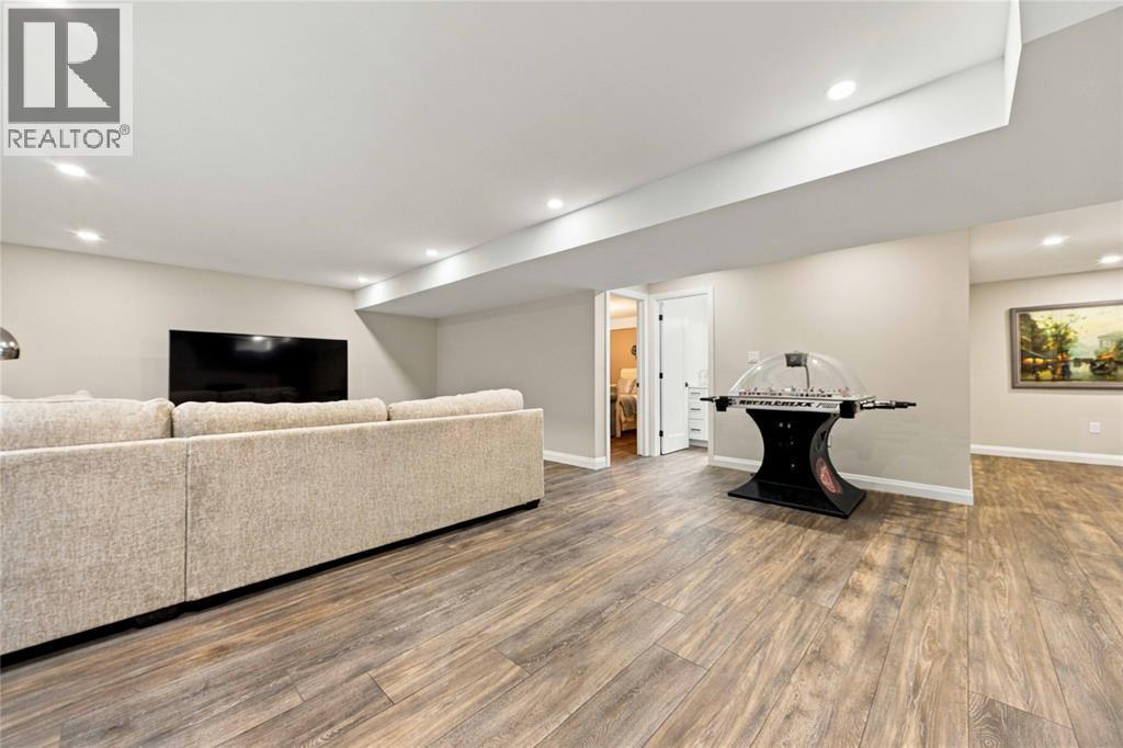 483 Kip Lane, Plympton-Wyoming, ON