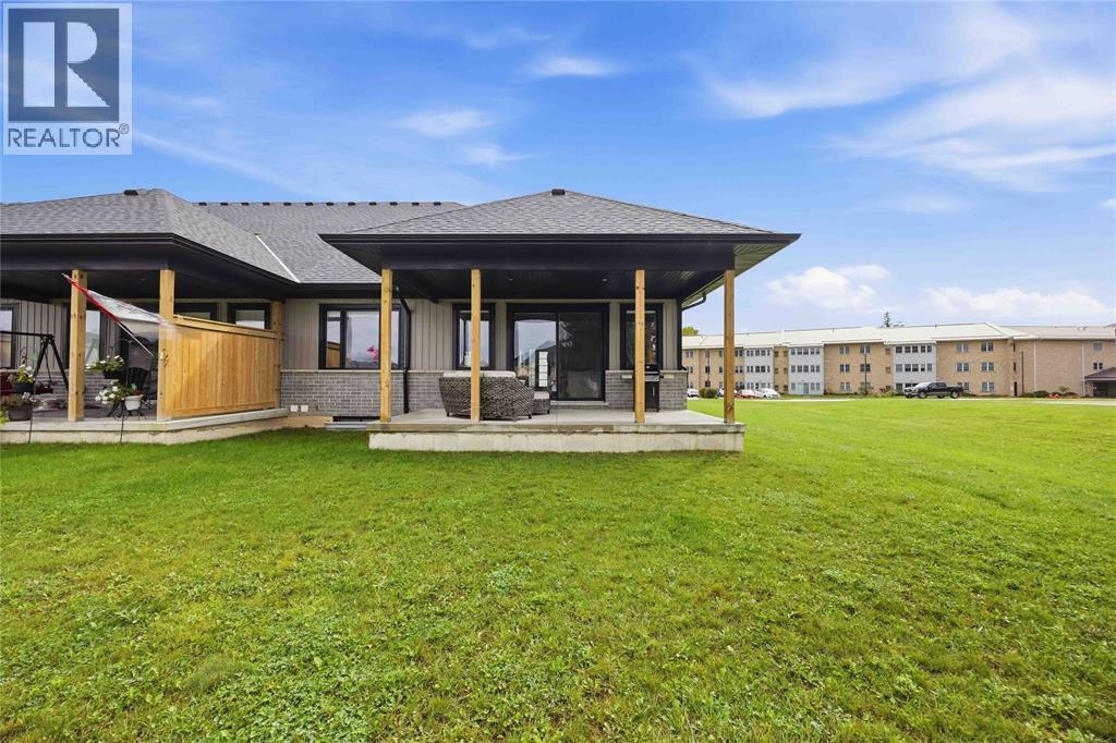 483 Kip Lane, Plympton-Wyoming, ON