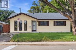 405 W AVENUE N  Saskatoon, SK S7L 3G9