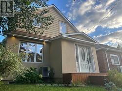 15 DANIELS STREET Toronto, ON M8Y 1L6