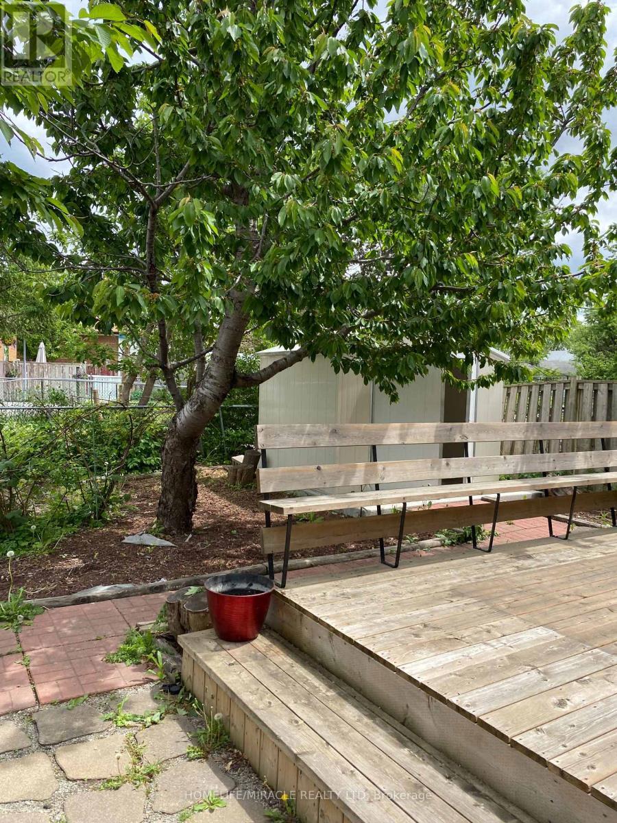 6856 Darcel Avenue, Mississauga, ON