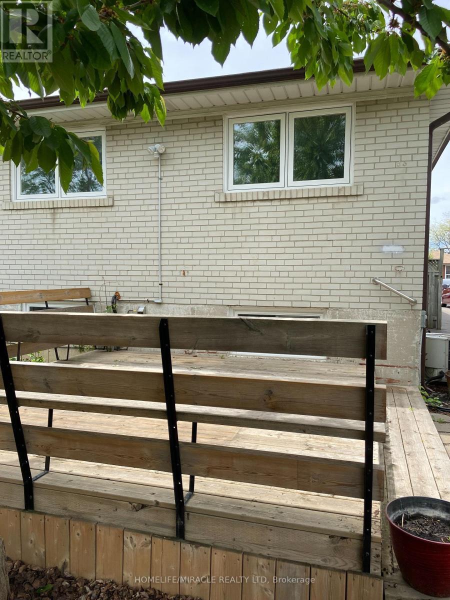6856 Darcel Avenue, Mississauga, ON