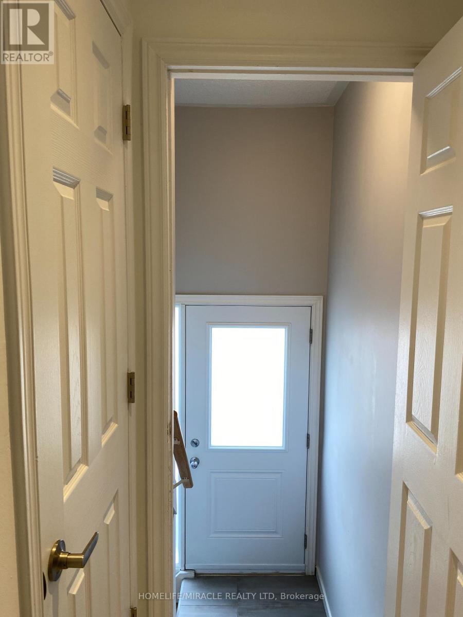 6856 Darcel Avenue, Mississauga, ON
