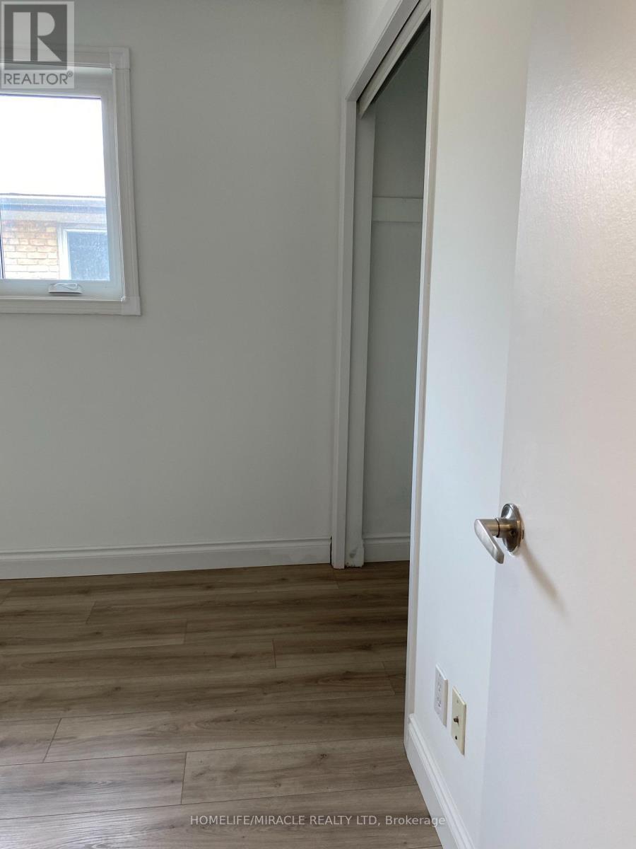 6856 Darcel Avenue, Mississauga, ON