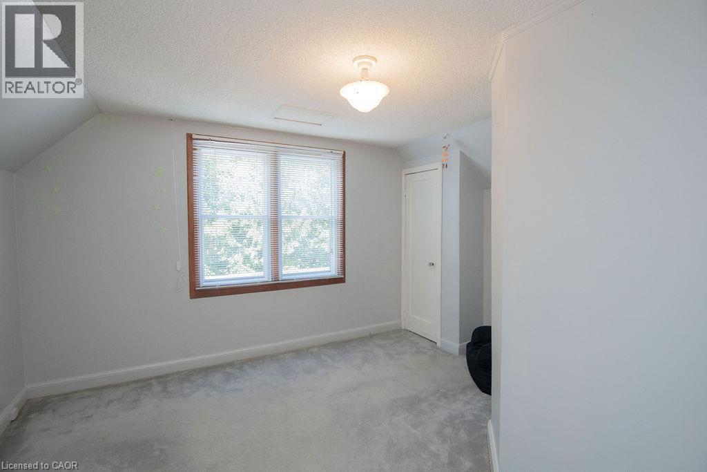 no low knee walls! - 296 East 21St Street, Hamilton, ON