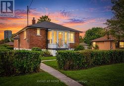 544 BRIMLEY ROAD Toronto, ON M1J 1A8